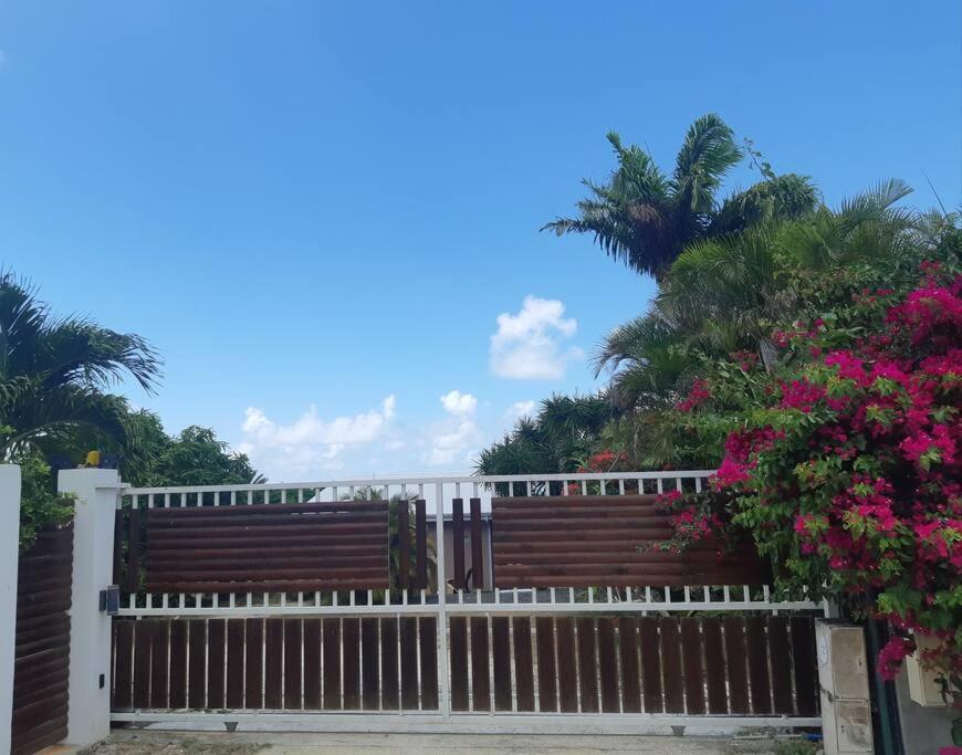 Ti Coin Relax Bungalow Vue Mer Piscine Privee Saint-Francois  Exterior photo